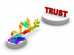 Cum construiesc încrederea liderii importanți folosind 4 instrumente bazate pe gândire