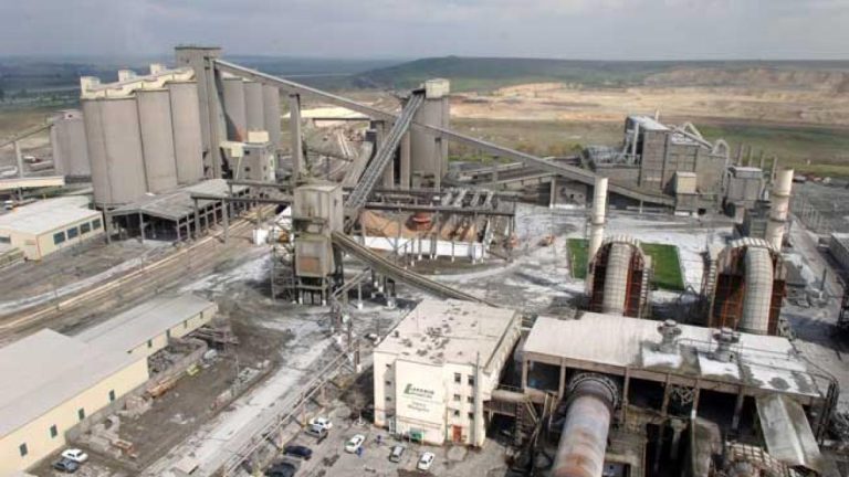 Discuții cu Lafarge